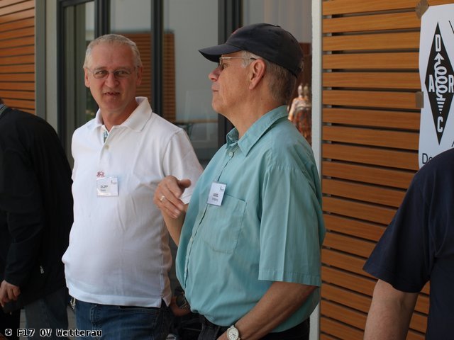 Fachgespräch - links Klaus, rechts Wolfgang